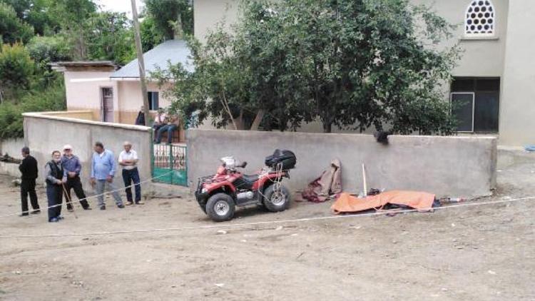ATV, cami bahçesinin duvarına çarptı: 1 ölü, 1 yaralı