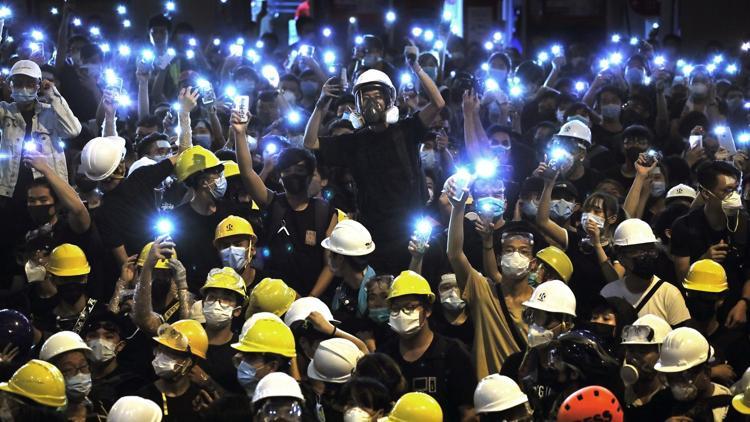 Hong Kongda Çine iade tasarısına karşı protestolar hız kesmiyor