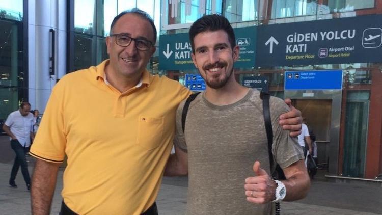 Fenerbahçenin yeni transferi İstanbula ayak bastı