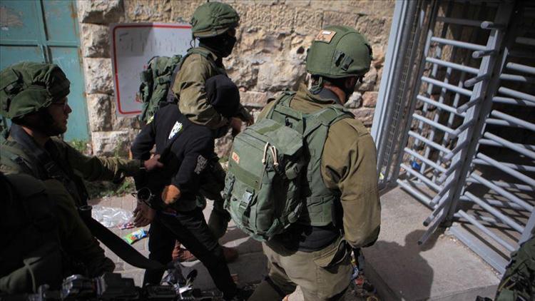 İsrail güçleri Batı Şeriada 19 Filistinliyi gözaltına aldı