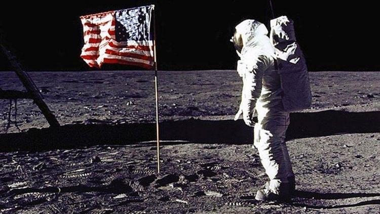 Neil Armstrong: Aydan bakınca Dünya çok güzel görünüyor