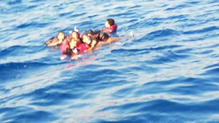 Bodrumda batan göçmen teknesinde kaybolan çocuk aranıyor