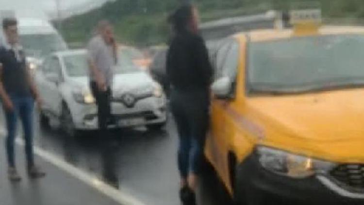 Tartıştığı sevgilisini asılı bulunduğu aracıyla sürükleyen taksici gözaltına alındı