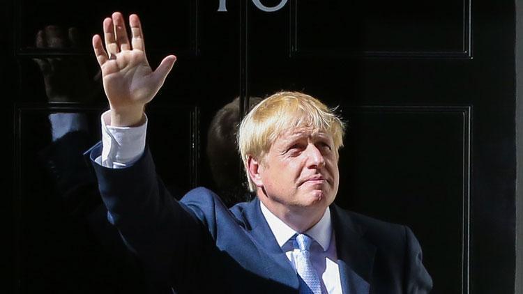 İngiltere Başbakanı Johnson ilk kabineyi açıkladı