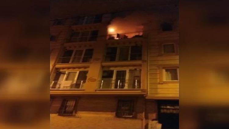 Esenlerde 4 katlı binada yangın çıktı, 5 kişilik aile ölümden döndü