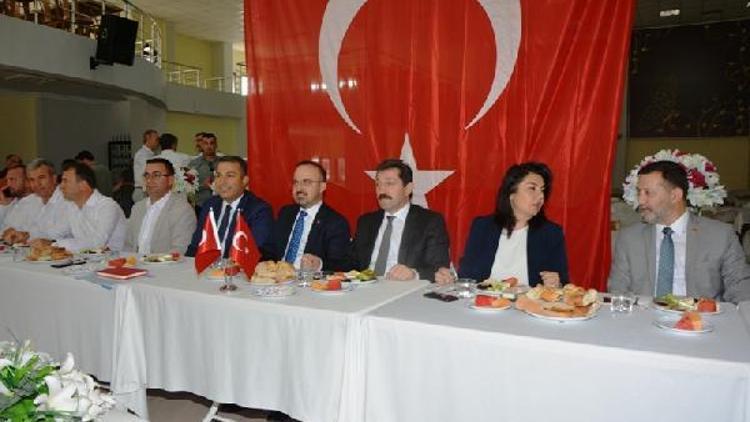 AK Partili Turan: Muhtarlar demokraside kılcal damar görevi yapıyor