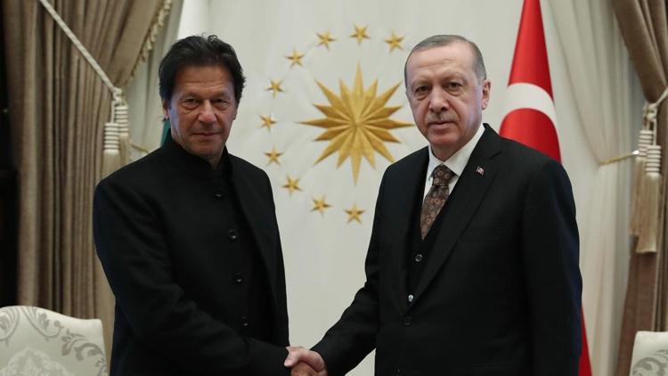 Cumhurbaşkanı Erdoğan, Pakistan Başbakanı Han ile görüştü