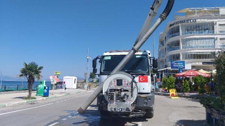 Mudanya’da kanalizasyon hattı temizliği