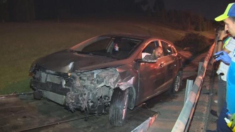 Kontrolden çıkan araç 2 otomobile çarptıktan sonra takla atarak durdu: 3 yaralı