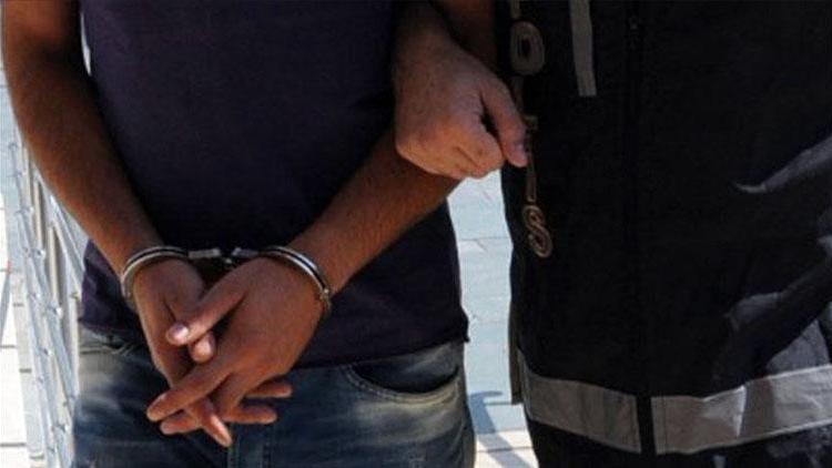 Eski üsteğmenler ve polis müdürü Yunanistana kaçarken yakalandı