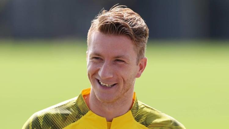 Almanyada yılın futbolcusu Marco Reus seçildi