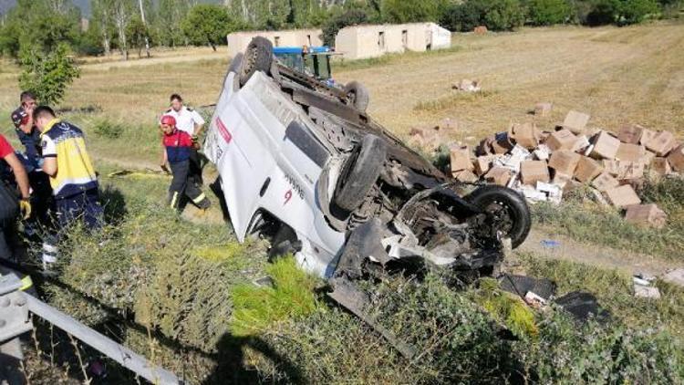 Denizlide trafik kazası: 1 ölü, 1 yaralı