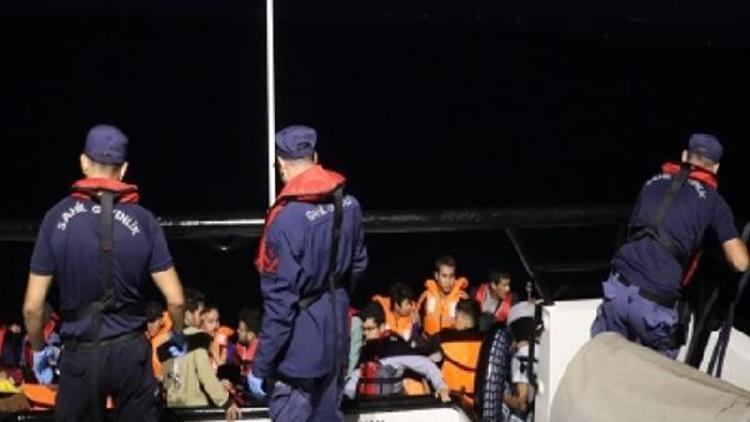 Balıkesirde lastik botta 34 kaçak göçmen yakalandı