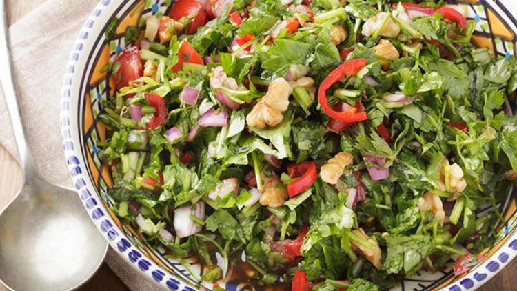 Semizotu salatası nasıl yapılır? Bol malzemeli semizotu salatası tarifi