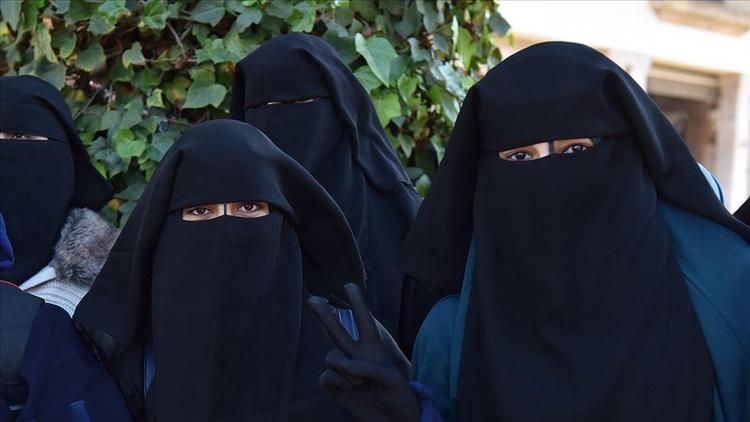 Hollandada burka yasağı yürürlüğe girdi