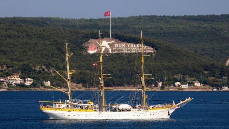 Rumen askeri okul gemisi, Çanakkale Boğazından geçti
