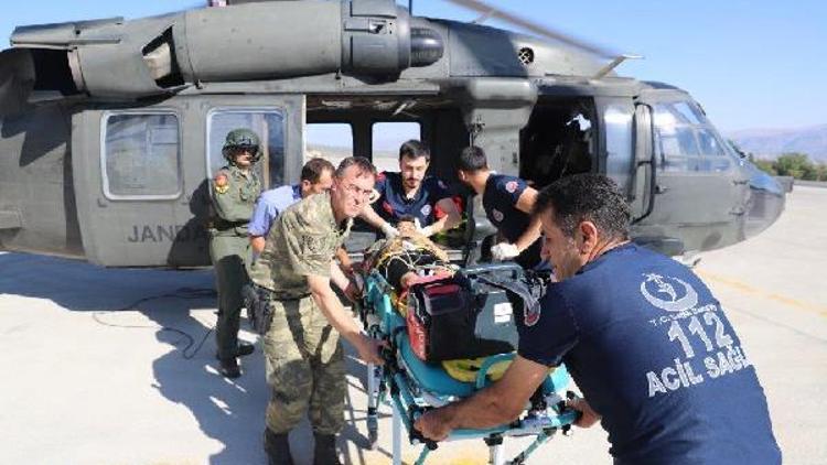 Kazazedenin yardımına Mehmetçik koştu, askeri helikopterle hastaneye ulaştırdı