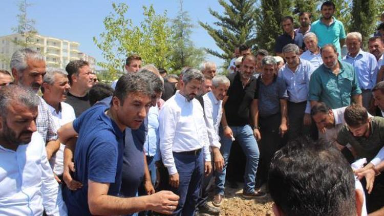 AK Partili Ahmet Aydın’ın acı günü