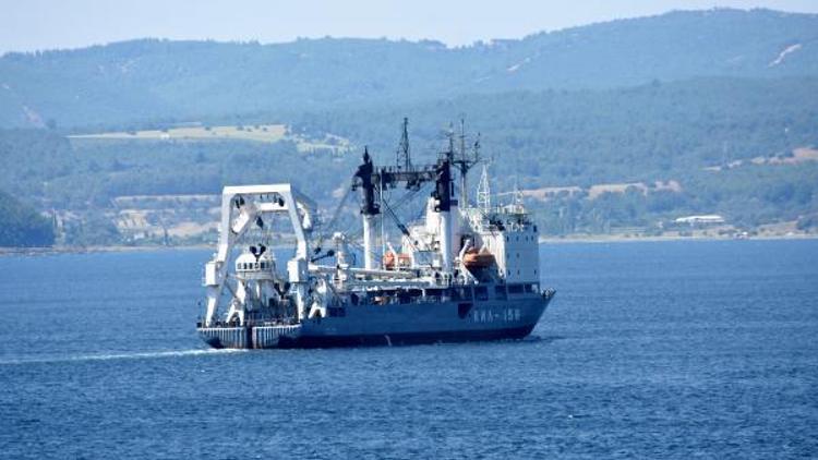 Rus askeri kurtarma gemisi Çanakkale Boğazından geçti