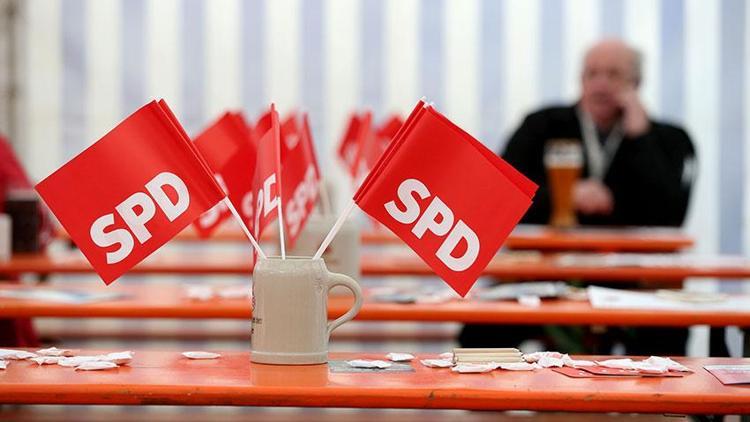 SPD liderini arıyor