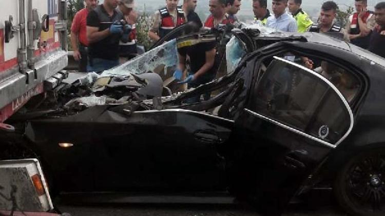 Otomobil TIRa arkadan çarptı: 2 ölü