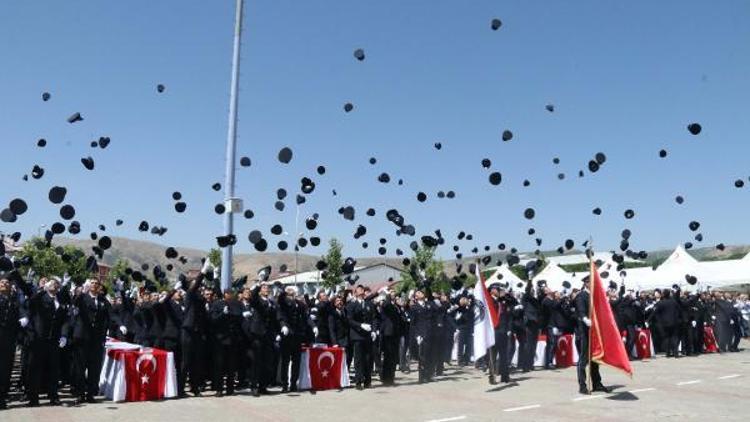 Bitlis POMEM’de mezuniyet sevinci