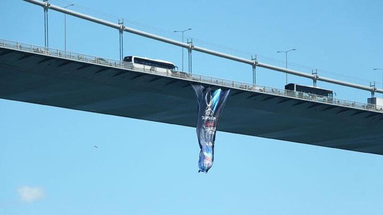 FSM Köprüsüne UEFA Süper Kupa bayrağı asıldı