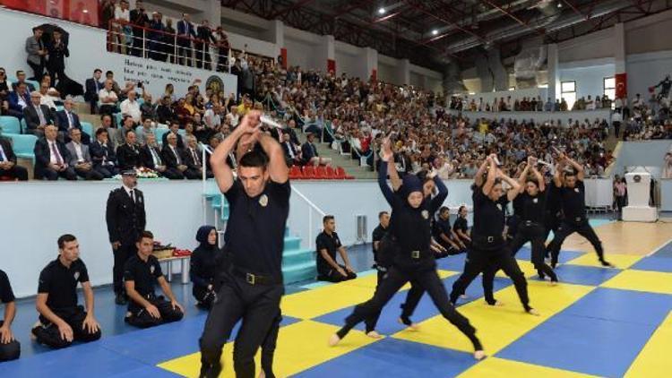 Arnavutköy Polis Okulundan mezun olan 714 polis için tören düzenlendi