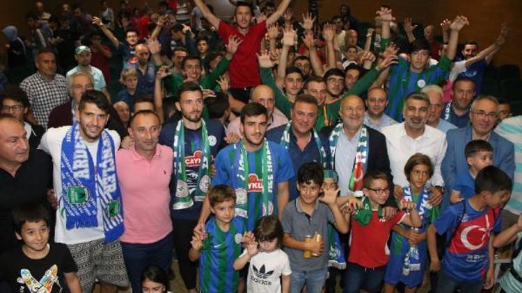 Çaykur Rizespor yeni transferleri tanıttı