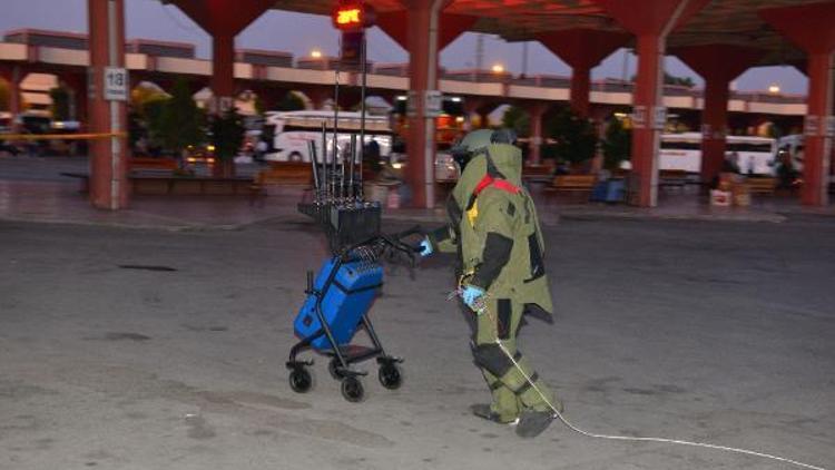 Adana Otogarında unutulan çanta, polisi alarma geçirdi