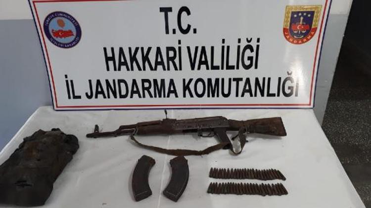 Şemdinlide PKKnın silah ve mühimmatı ele geçirildi