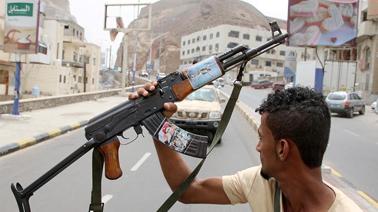 Yemendeki Güney Geçiş Konseyi İçişleri Bakanının evini ele geçirdi