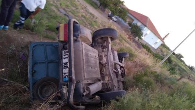 Şarampole devrilen otomobildeki aynı aileden 6 kişi yaralandı