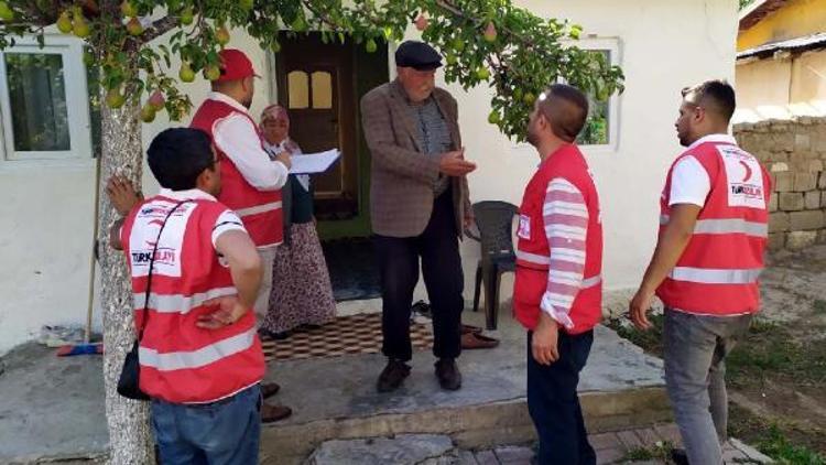 Muradiyede Türk Kızılayı 150 aileye kurban eti dağıttı