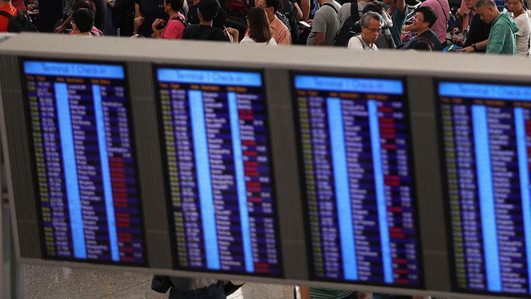 Hong Kong Uluslararası Havalimanında uçuşlar tekrar durduruldu