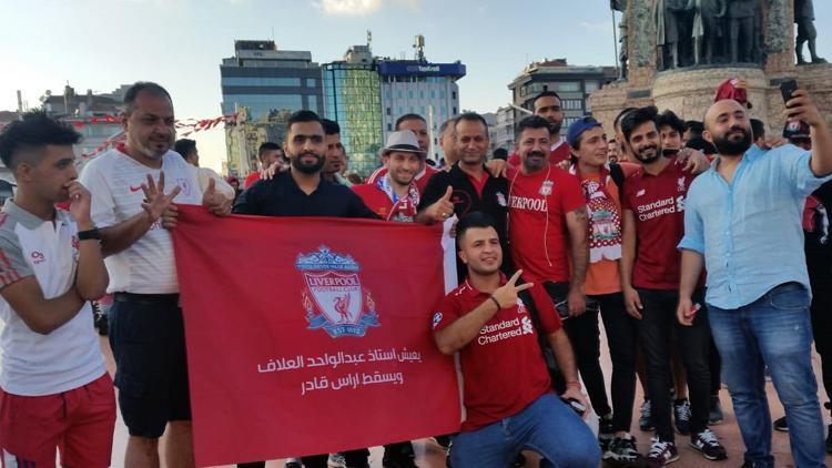 Liverpool ve Chelsea taraftarları Taksim’de toplandı