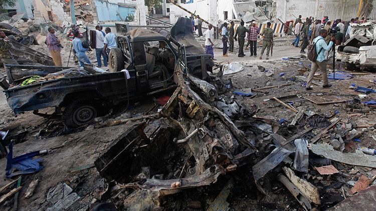 Somali’de askeri üsse bombalı saldırı: 15 ölü