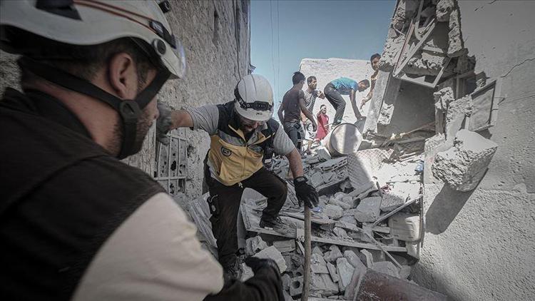 İdlibe yoğun hava saldırıları: 10 kişi hayatını kaybetti