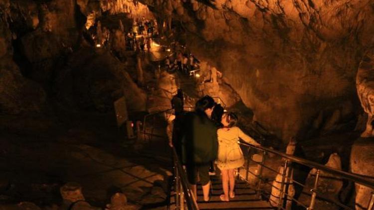 Ballıca Mağarasını bayramda 9 bin 624 kişi ziyaret etti