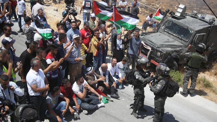 Batı Şeriada İsrail askerlerinin yaraladığı Filistinli şehit oldu