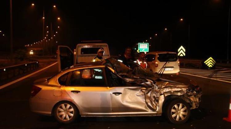 Otomobil TIR’a çarptı: 2 yaralı