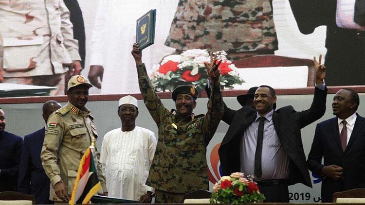 Son dakika... Sudanda Anayasal Bildiri anlaşması imzalandı