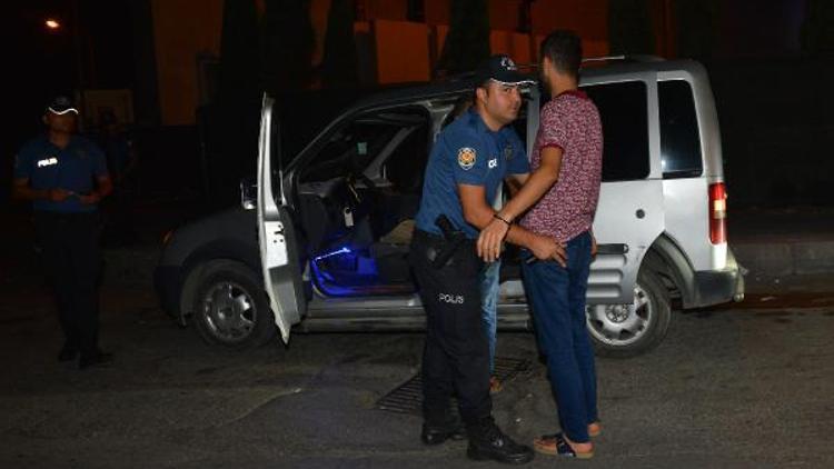 Adanada asayiş uygulanmasında, aranan 17 kişi yakalandı