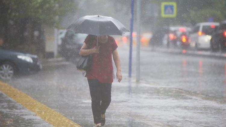 İstanbulu ‘çok hücreli fırtına’ vurdu