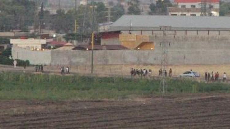 Suriyedeki YPGli teröristlerin sınır hattındaki hareketliği görüntülendi