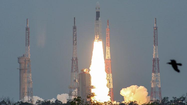 Hindistanın uzay aracı Chandrayaan-2 Ayın yörüngesine girdi