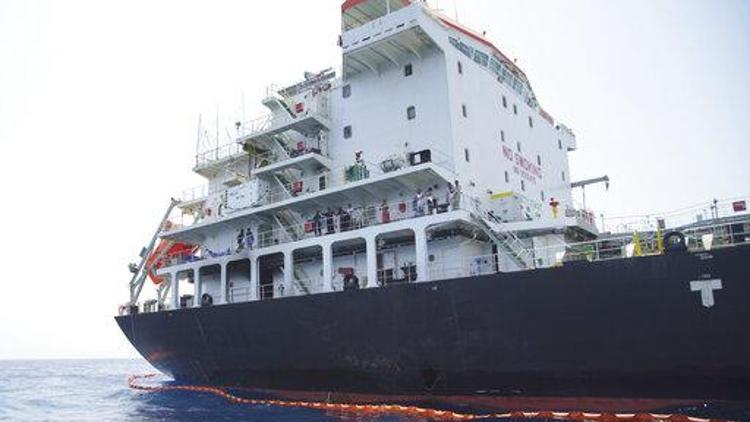 İrana ait petrol tankeri Suudi Arabistan yakınlarında arızalandı