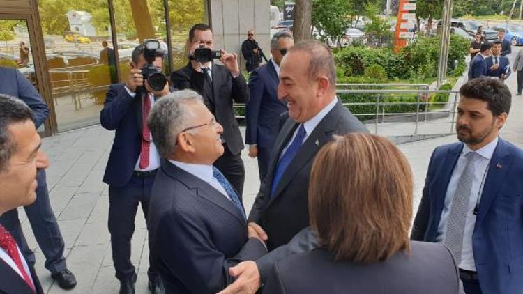 Başkan Büyükkılıç, Ankarada Bakan Cavuşoğlu ile görüştü