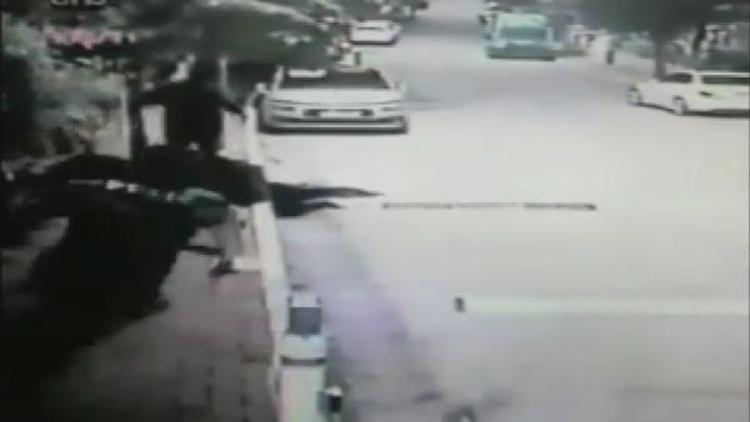 Üsküdarda hırsız-polis kovalamacası kamerada