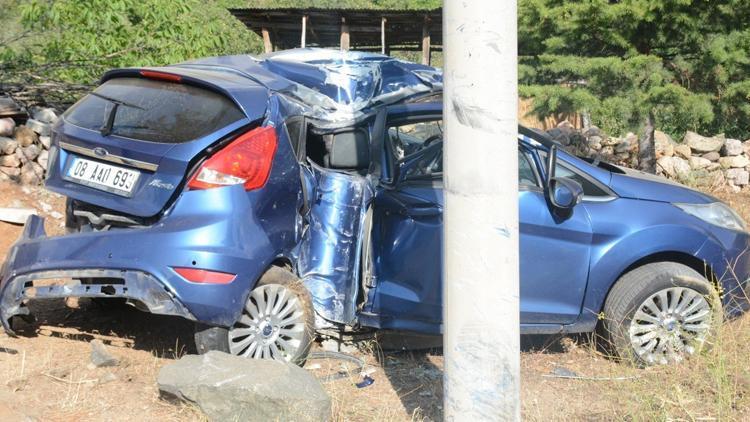 Göreve giderken kaza yapan özel harekat polisi şehit oldu